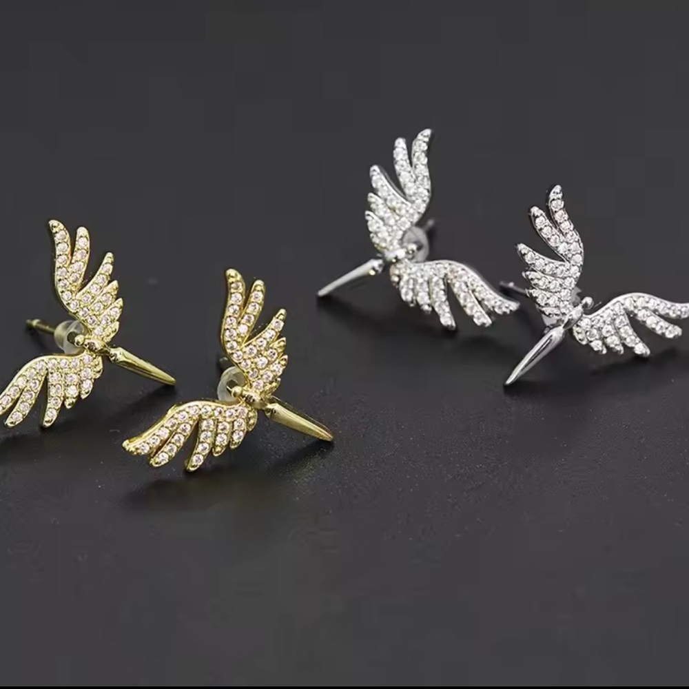 Angel Wings 18K Gold Stainless Steel Waterproof Jewelry Set - Picture 4 of 4